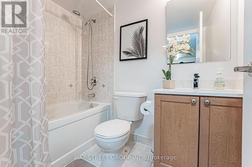 318 - 35 Hollywood Avenue, Toronto, ON - Indoor Photo Showing Bathroom