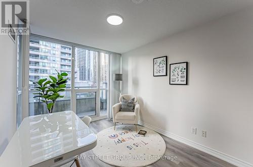 318 - 35 Hollywood Avenue, Toronto, ON - Indoor