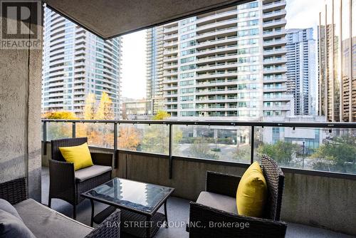 318 - 35 Hollywood Avenue, Toronto, ON - Outdoor With Balcony