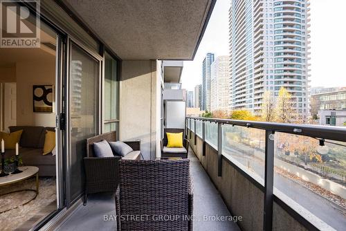 318 - 35 Hollywood Avenue, Toronto, ON - Outdoor With Balcony With Exterior