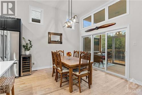 214 Blackhorse Drive, Ottawa, ON - Indoor Photo Showing Dining Room