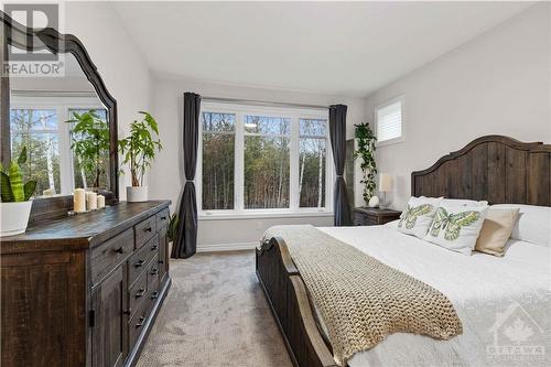 214 Blackhorse Drive, Ottawa, ON - Indoor Photo Showing Bedroom