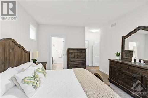 214 Blackhorse Drive, Ottawa, ON - Indoor Photo Showing Bedroom