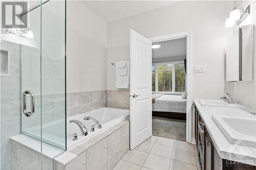 214 Blackhorse Drive, Ottawa, ON - Indoor Photo Showing Bathroom