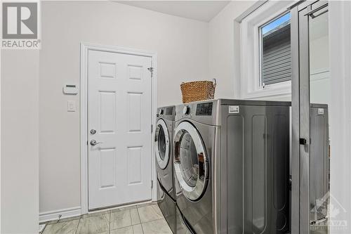 214 Blackhorse Drive, Ottawa, ON - Indoor Photo Showing Laundry Room