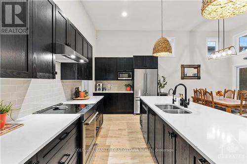 214 Blackhorse Drive, North Grenville, ON - Indoor Photo Showing Kitchen With Double Sink With Upgraded Kitchen