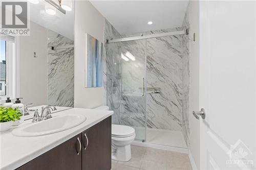 321 Meadowbreeze Drive, Ottawa, ON - Indoor Photo Showing Bathroom