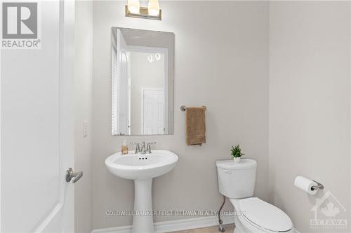 321 Meadowbreeze Drive, Ottawa, ON - Indoor Photo Showing Bathroom