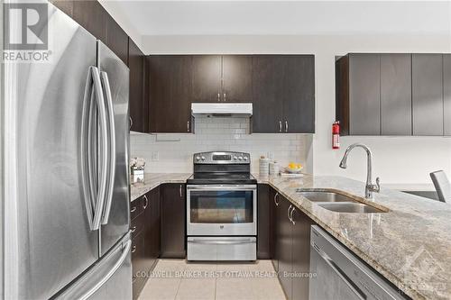 321 Meadowbreeze Drive, Ottawa, ON - Indoor Photo Showing Kitchen With Double Sink With Upgraded Kitchen