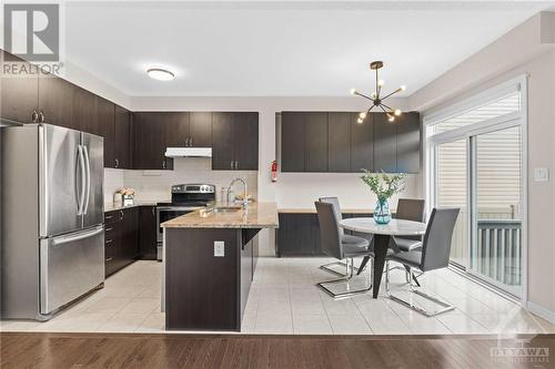 321 Meadowbreeze Drive, Ottawa, ON - Indoor Photo Showing Kitchen With Double Sink With Upgraded Kitchen