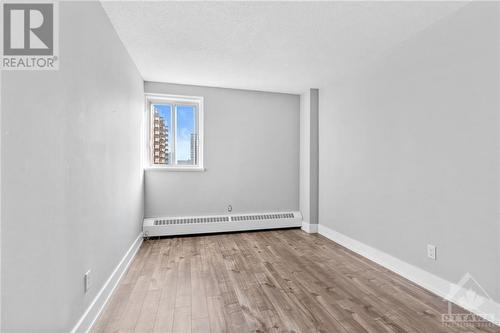 Expansive double closet w/ built in shelving! - 1505 Baseline Road Unit#511, Ottawa, ON - Indoor Photo Showing Other Room