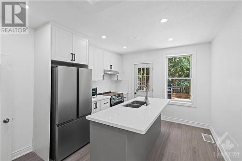 315 Arthur Lane S, Ottawa, ON - Indoor Photo Showing Kitchen With Stainless Steel Kitchen With Double Sink With Upgraded Kitchen