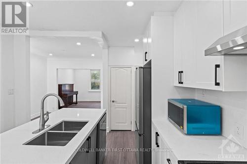 315 Arthur Lane S, Ottawa, ON - Indoor Photo Showing Kitchen With Double Sink