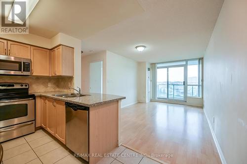 601 - 4850 Glen Erin Drive, Mississauga, ON - Indoor Photo Showing Kitchen With Double Sink