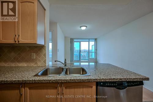 601 - 4850 Glen Erin Drive, Mississauga, ON - Indoor Photo Showing Kitchen With Double Sink