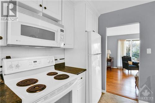 43 Harwick Crescent, Ottawa, ON - Indoor Photo Showing Kitchen