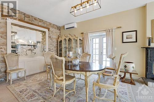 5B Lewis Street, Perth, ON - Indoor Photo Showing Dining Room