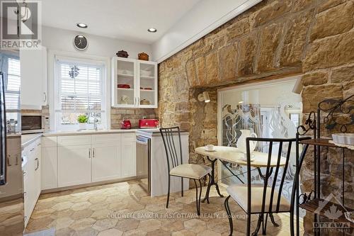 5B Lewis Street, Perth, ON - Indoor Photo Showing Kitchen