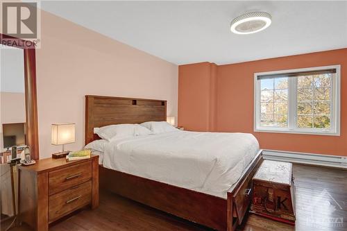 17 Coleridge Street, Ottawa, ON - Indoor Photo Showing Bedroom