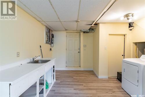 908 L Avenue S, Saskatoon, SK - Indoor Photo Showing Laundry Room