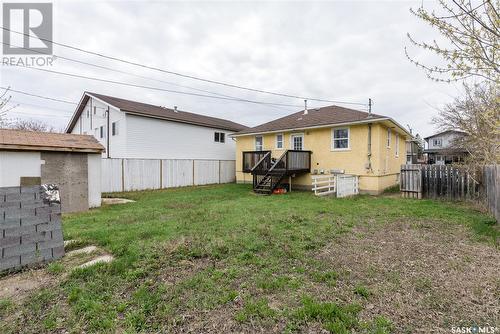 908 L Avenue S, Saskatoon, SK - Outdoor