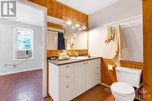 Primary bedroom cheater door to 4-piece bathroom - 193 Pretties Island Road, Carleton Place, ON - Indoor Photo Showing Bathroom