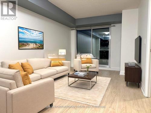 703 - 55 De Boers Drive, Toronto, ON - Indoor Photo Showing Living Room