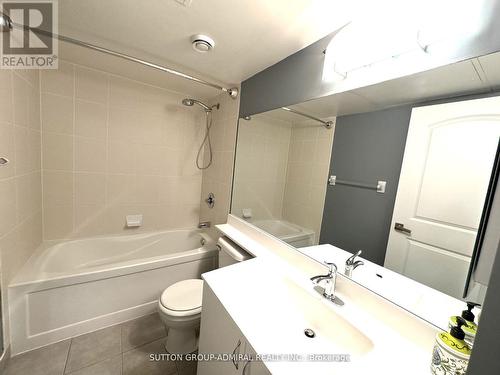 703 - 55 De Boers Drive, Toronto, ON - Indoor Photo Showing Bathroom