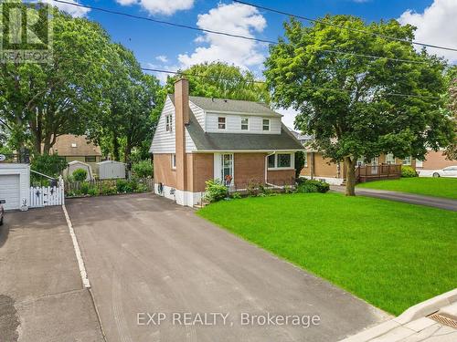 215 Elmwood Crescent, Milton, ON - Outdoor With Facade