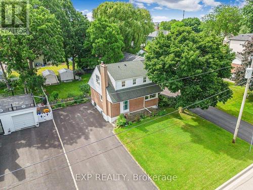 215 Elmwood Crescent, Milton, ON - Outdoor