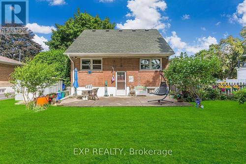 215 Elmwood Crescent, Milton, ON - Outdoor