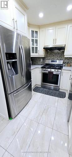 19 Garibaldi Drive, Brampton, ON - Indoor Photo Showing Kitchen