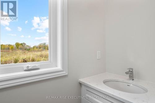 2699 Delmar Street, Kingston (City Northwest), ON - Indoor Photo Showing Bathroom