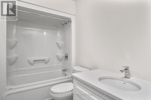 2699 Delmar Street, Kingston (City Northwest), ON - Indoor Photo Showing Bathroom