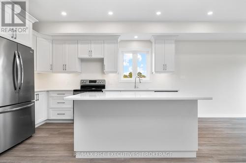 2699 Delmar Street, Kingston (City Northwest), ON - Indoor Photo Showing Kitchen With Upgraded Kitchen