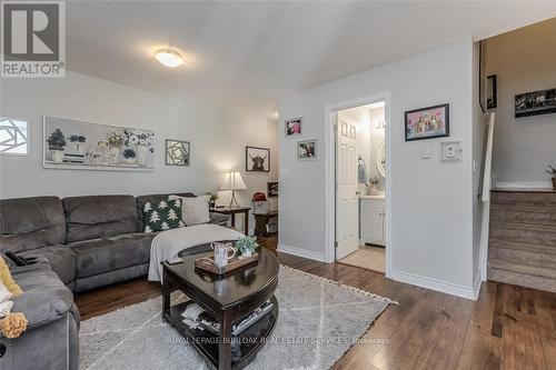 21A Townline Road E, St. Catharines, ON - Indoor Photo Showing Living Room