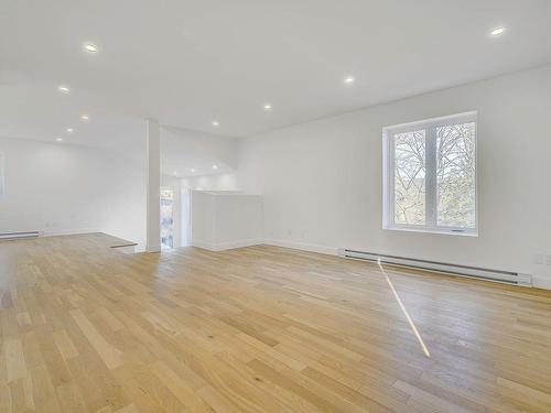 Living room - 1670 Rue Du Ruisseau, Sainte-Adèle, QC - Indoor Photo Showing Other Room