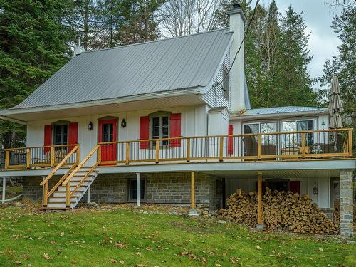 FaÃ§ade - 138 Ch. Boyer, Saint-Sauveur, QC - Outdoor With Deck Patio Veranda