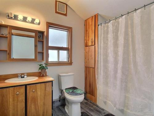 Salle de bains - 1383 Ch. Du Lac-Clair, Senneterre - Ville, QC - Indoor Photo Showing Bathroom