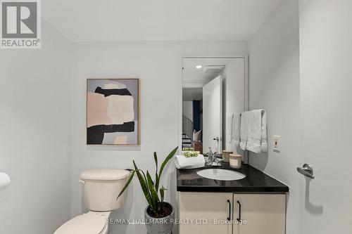 140 - 1173 Dundas Street E, Toronto, ON - Indoor Photo Showing Bathroom