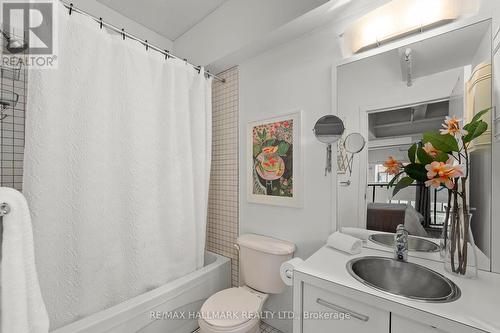 140 - 1173 Dundas Street E, Toronto, ON - Indoor Photo Showing Bathroom