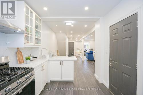 483 Cannon Street E, Hamilton, ON - Indoor Photo Showing Kitchen