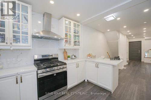 483 Cannon Street E, Hamilton, ON - Indoor Photo Showing Kitchen