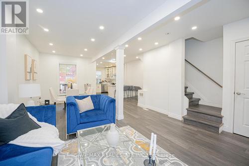 483 Cannon Street E, Hamilton, ON - Indoor Photo Showing Living Room