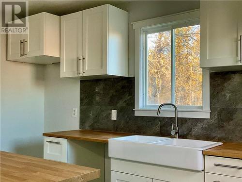 5016 Hwy 69 N, Hanmer, ON - Indoor Photo Showing Kitchen