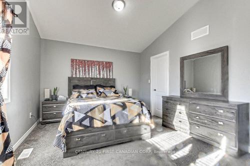 743 Guiness Way, London, ON - Indoor Photo Showing Bedroom