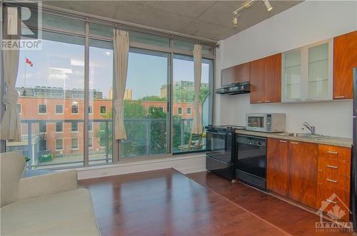 383 Cumberland Street Unit#405, Ottawa, ON - Indoor Photo Showing Kitchen