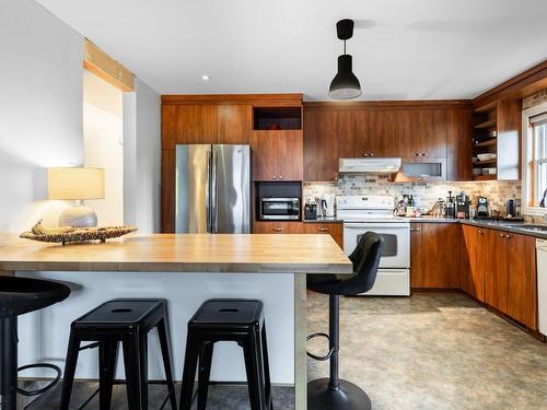 Cuisine - 405 Rue De Dieppe, Saint-Jean-Sur-Richelieu, QC - Indoor Photo Showing Kitchen With Double Sink