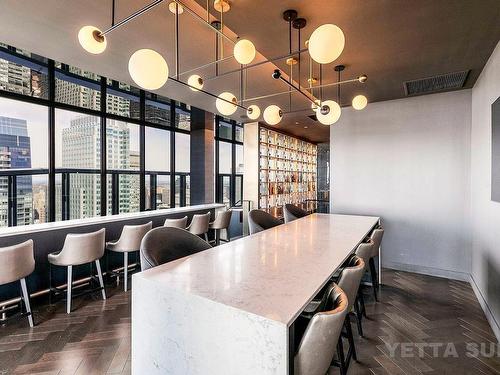 Salle communautaire - 2405-1288 Rue St-Antoine O., Montréal (Ville-Marie), QC - Indoor Photo Showing Dining Room