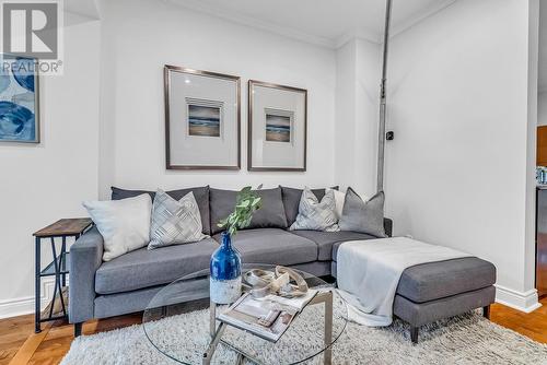 304 Withrow Avenue, Toronto, ON - Indoor Photo Showing Living Room